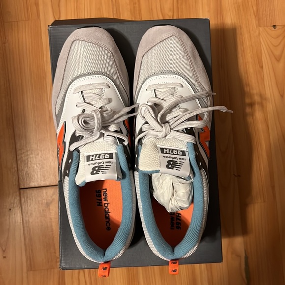 DS New Balances 10.5 - Picture 3 of 4